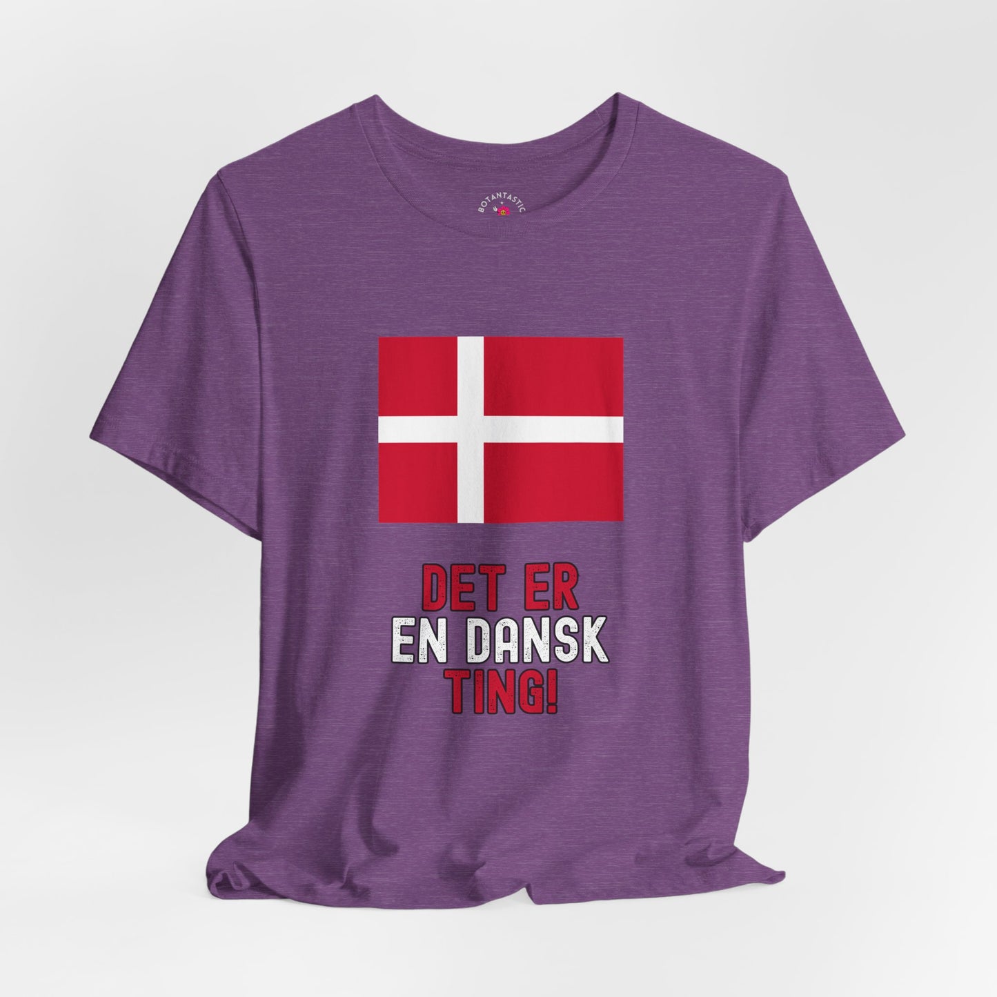 Danish Flag Tee – "Det er en dansk ting" Graphic T-Shirt